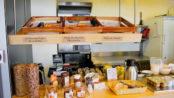 Petit déjeuner buffet servi en supplément en semaine