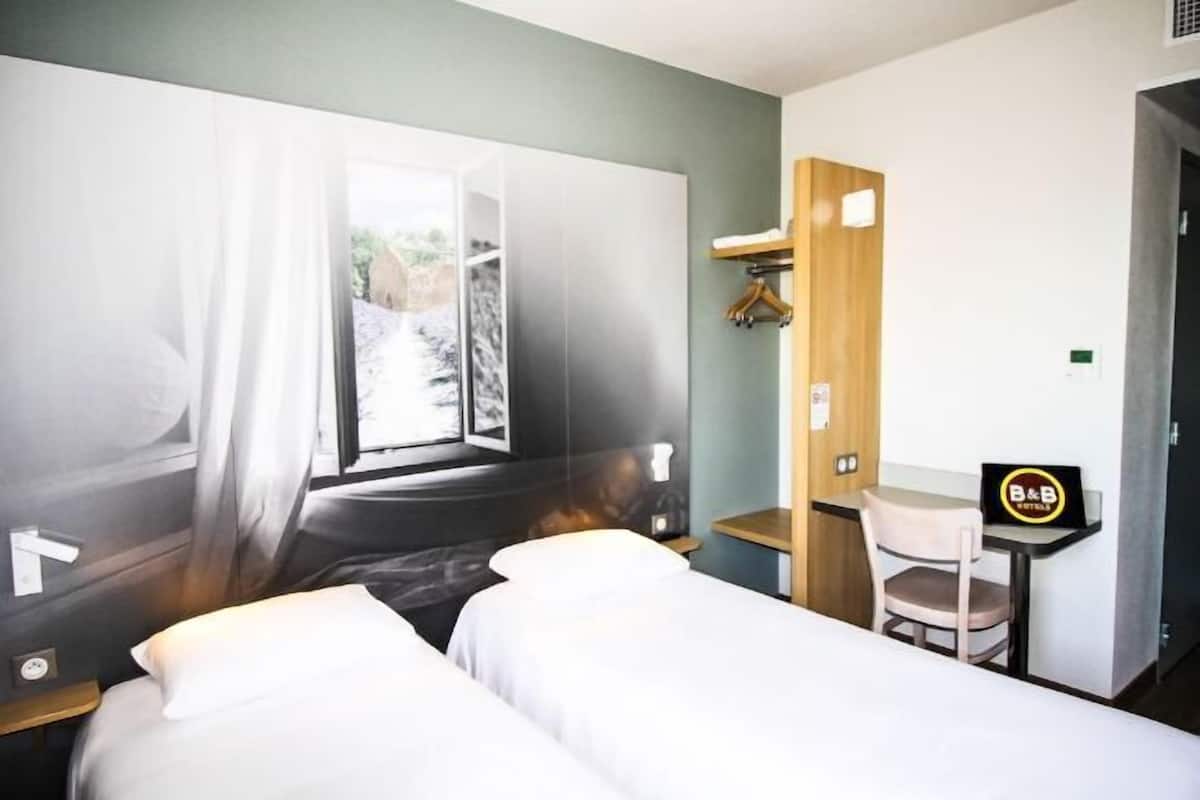 Premium bedding, desk, blackout curtains, soundproofing