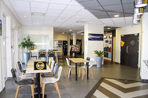 Lobby - B&B HOTEL VALENCE TGV-Romans (Alixan)