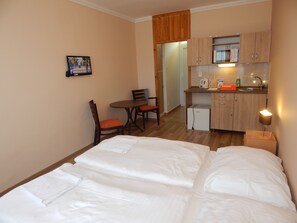 Chambre, vue jardin, côté jardin