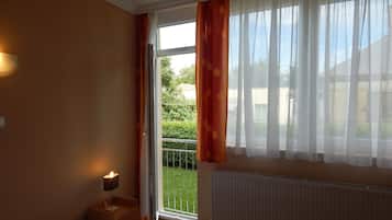 Phòng cơ bản, quang cảnh vườn, khu vực vườn | Quang cảnh từ phòng