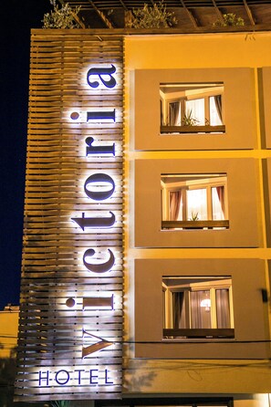 Front of property - Hotel Victoria (Tirana)