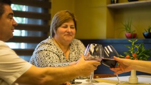 Breakfast, lunch and dinner served - Hotel Victoria (Tirana)