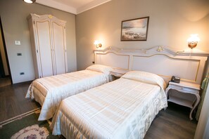 Premium bedding, minibar, in-room safe, desk - Hotel Victoria (Tirana)
