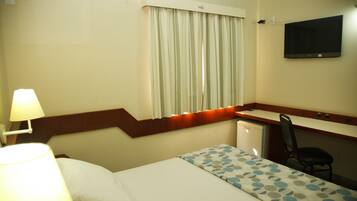 Quarto casal superluxo | Frigobar, cofres nos quartos, escrivaninha, Wi-Fi de cortesia