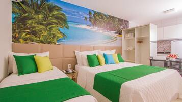 Apartamento Panorâmico Prime | In-room safe, desk, laptop workspace, blackout drapes