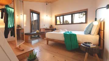 Cortinas blackout, Wi-Fi de cortesia, roupa de cama