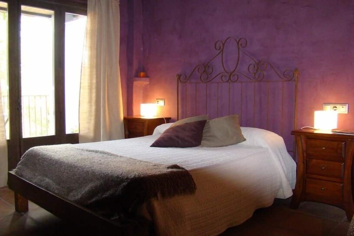 Double Room | Free WiFi, bed sheets