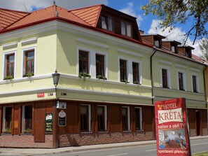 Front of property - Hotel Kréta (Kutna Hora)