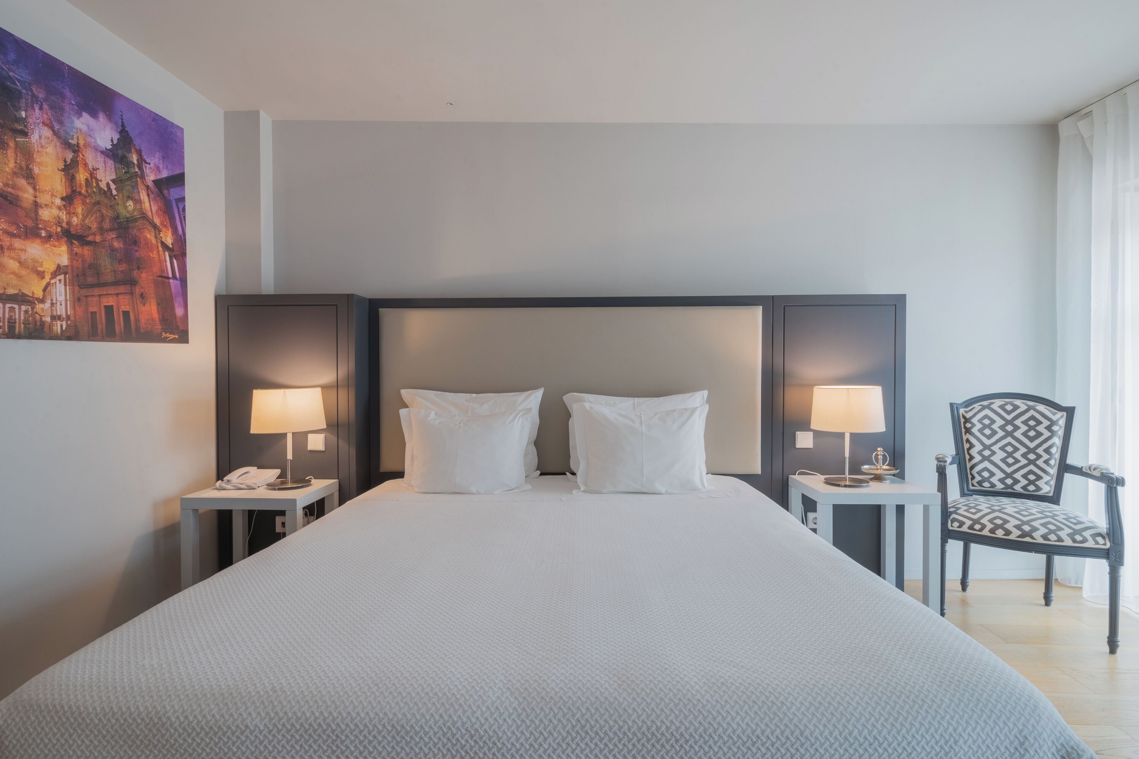 Standard Room | Minibar, in-room safe, individually decorated, individually furnished