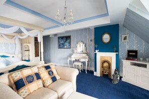 Room - Enchanted Manor (Ventnor)