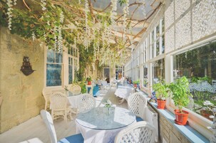 Casa exclusiva, baño privado (Entire Manor House) | Interior