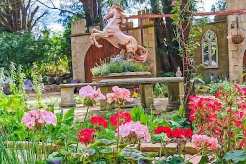 Exclusive House, Ensuite (Entire Manor House) | Garden