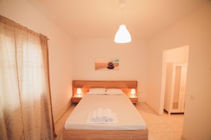 Frette Italian sheets, desk, soundproofing, free WiFi