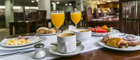 Buffet déjeuner (10 EUR par personne)