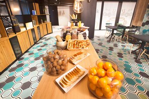Petit déjeuner buffet compris tous les jours