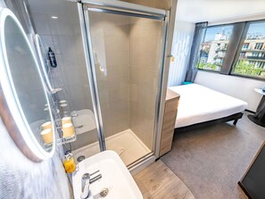 Coffres-forts dans les chambres, chambres insonorisées, Wi-Fi gratuit