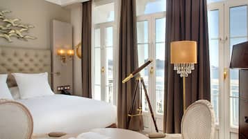 Camera Deluxe, 1 letto king, vista mare | Minibar, cassaforte in camera, tende oscuranti, insonorizzazione