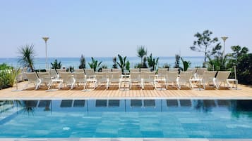 Piscine extérieure (ouverte en saison)