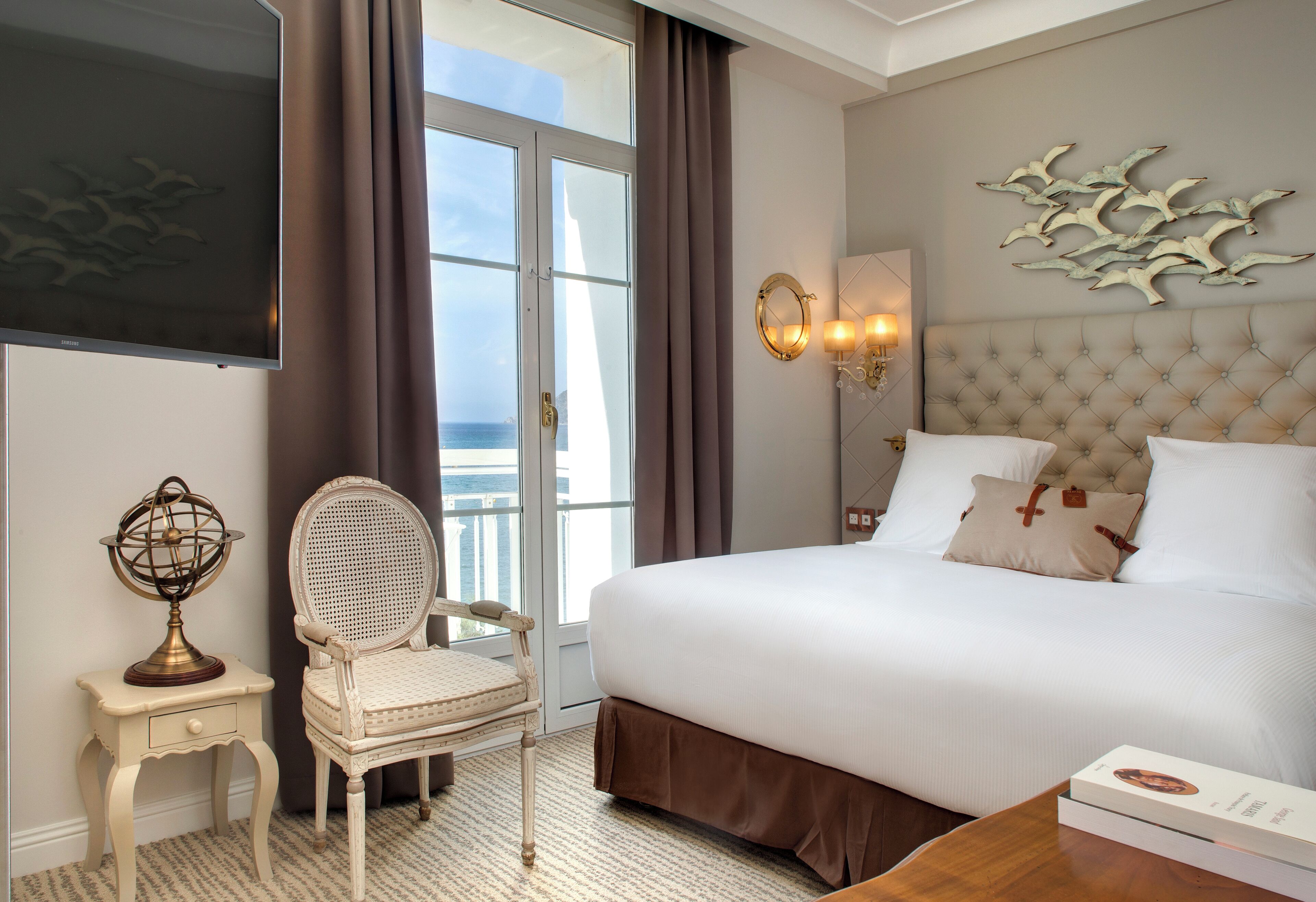 Suite, 1 King Bed, Sea View