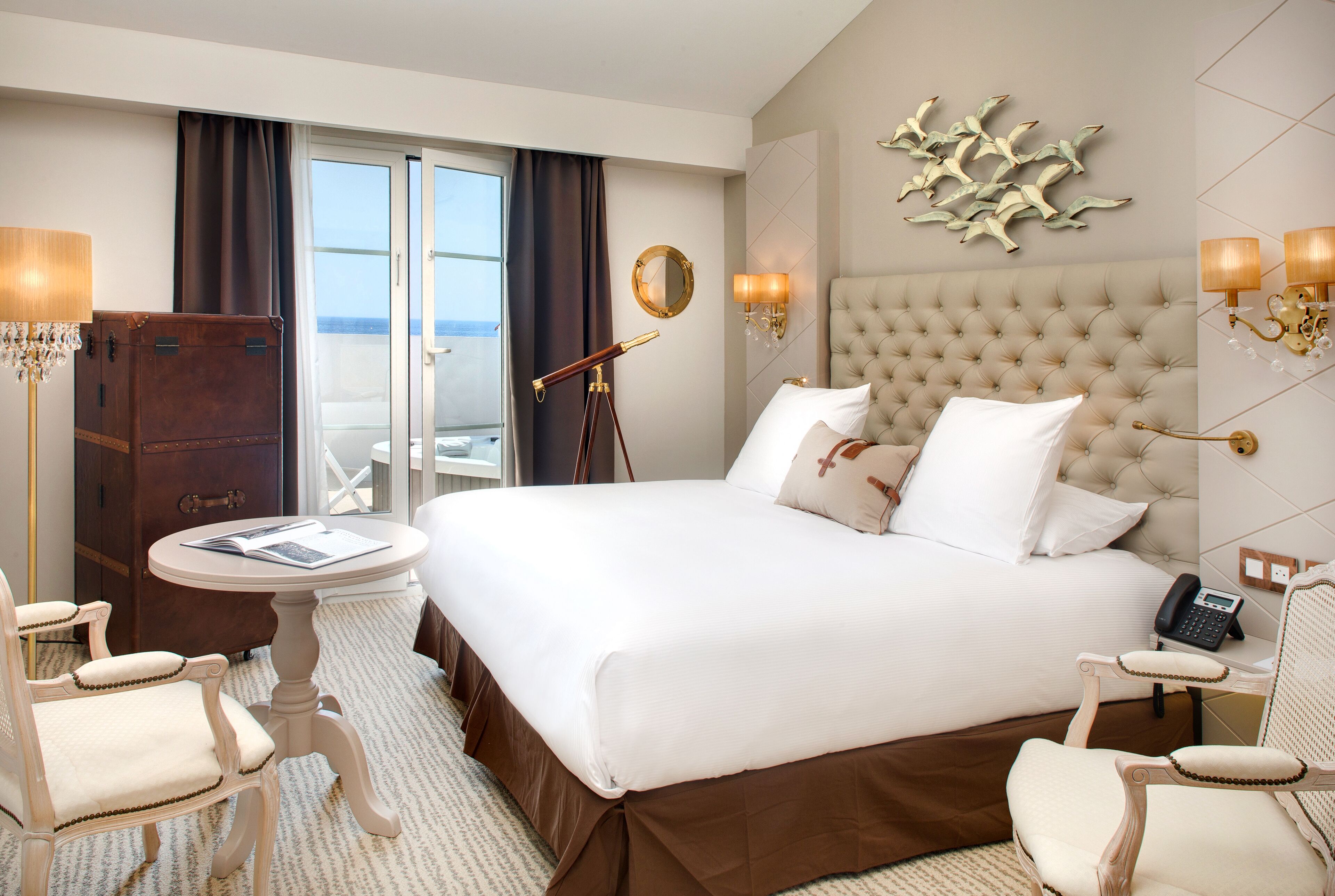 Suite, 1 King Bed (Tropezienne)