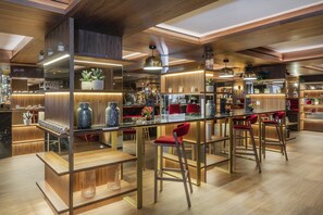 Bar (on property) - Melia White House Apartments (London)