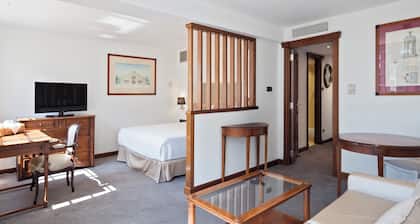 Melia White House Apartments