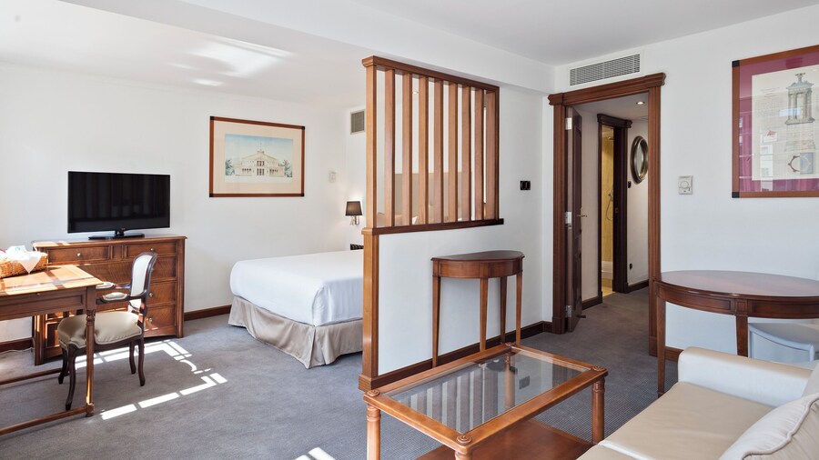 Melia White House Apartments