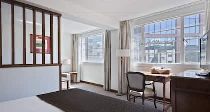 Melia White House Apartments