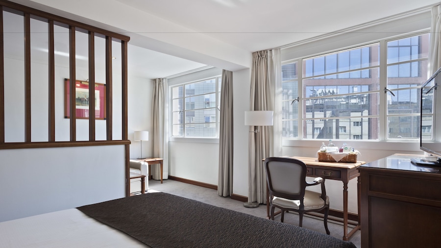 Melia White House Apartments