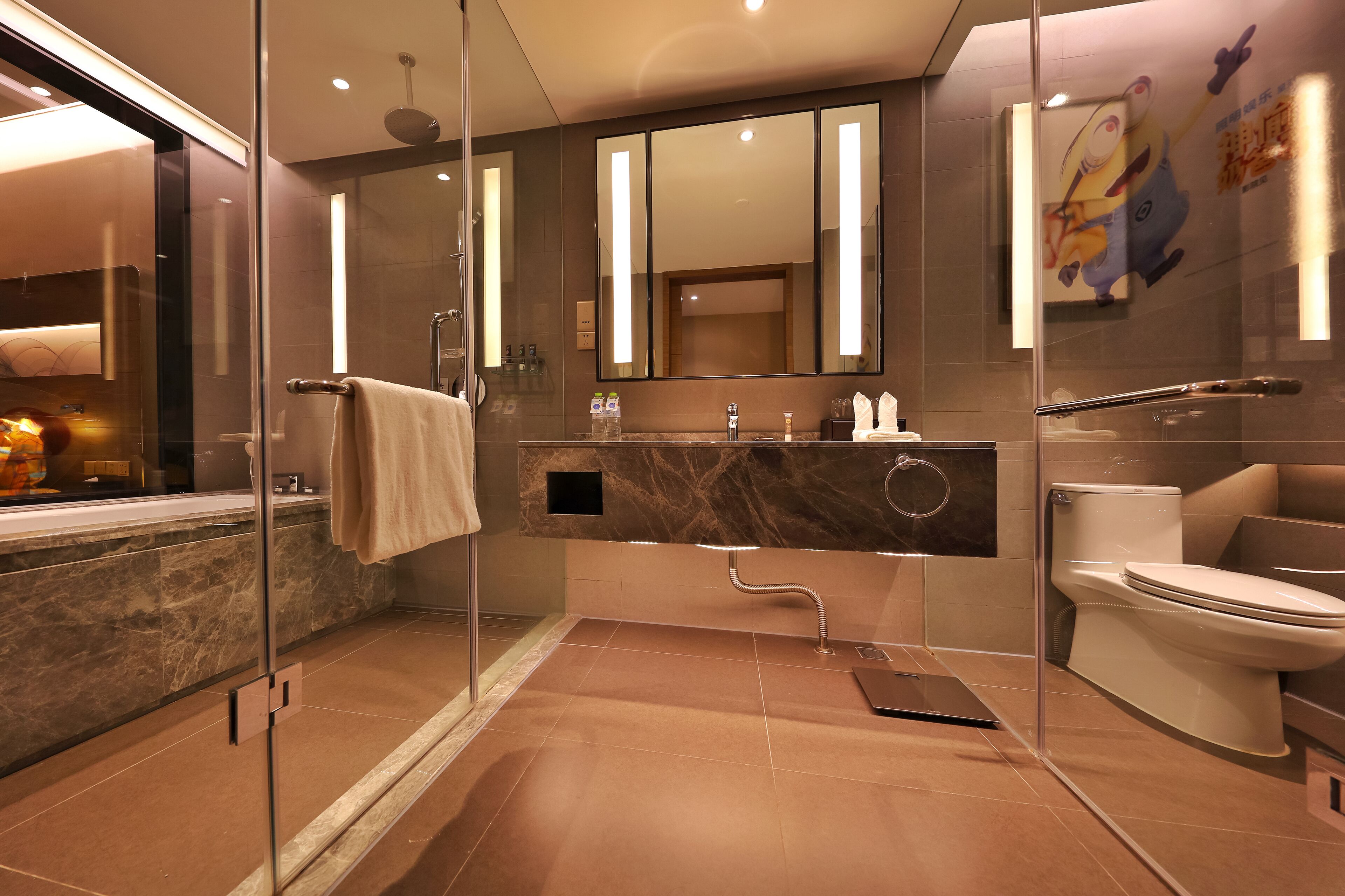 family room, 1 king bed with sofa bed | bathroom | combined shower/bathtub, deep-soaking bathtub, hydromassage showerhead