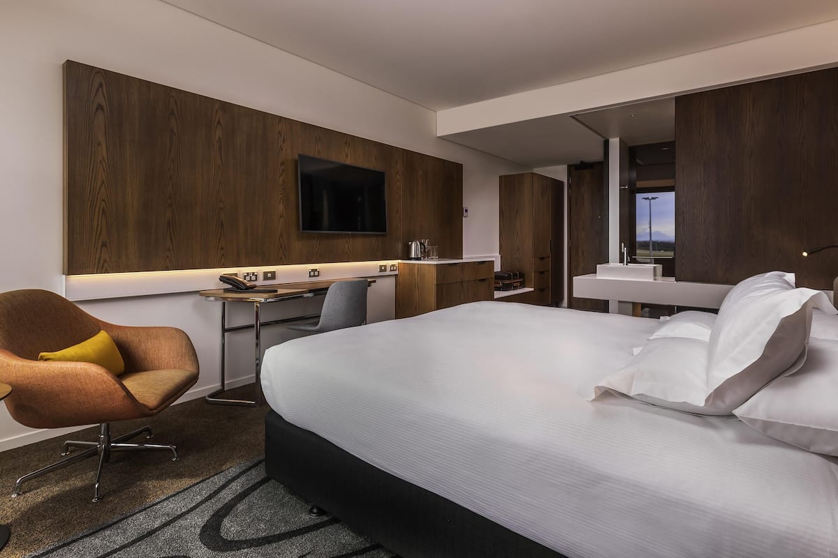 Superior Room, 1 King Bed