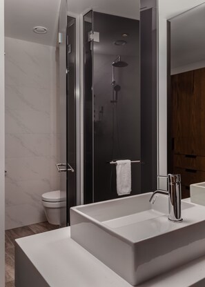 Eco-friendly toiletries, hair dryer, towels, soap - Novotel Christchurch Airport (Christchurch)