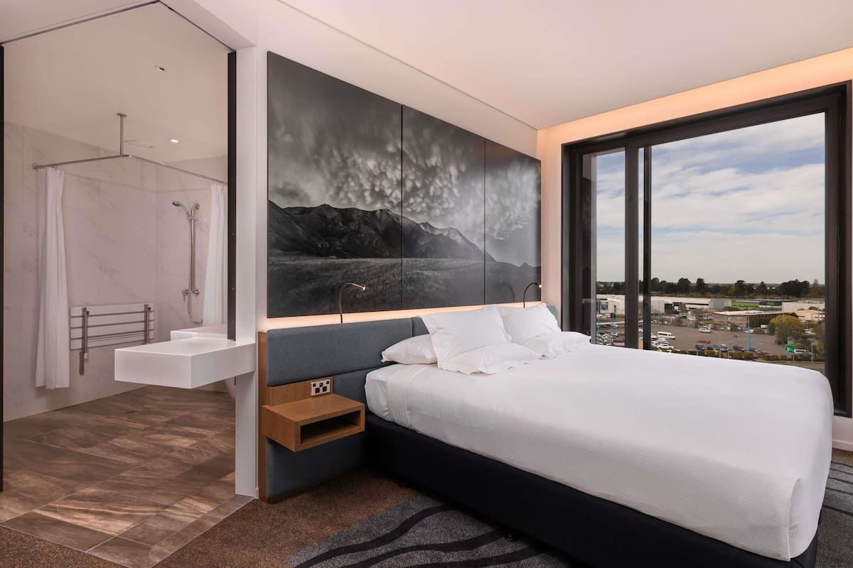 1 bedroom, minibar, in-room safe, blackout curtains