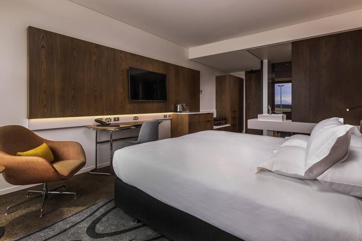 Superior Room, 1 King Bed