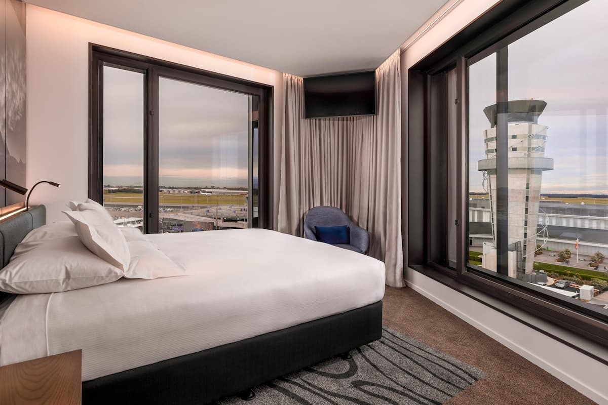 Studiosvit Premium - 1 kingsize-säng | Minibar, värdeförvaringsskåp på rummet och mörkläggningsgardiner