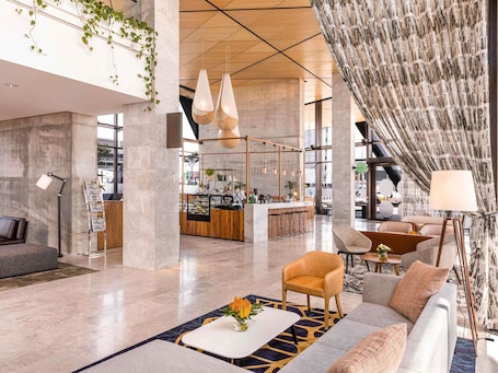 Exterior. Novotel Christchurch Airport