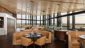 Frokost, lunsj og middag serveres, internasjonale retter