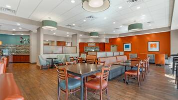 Bao gồm bữa sáng buffet hàng ngày