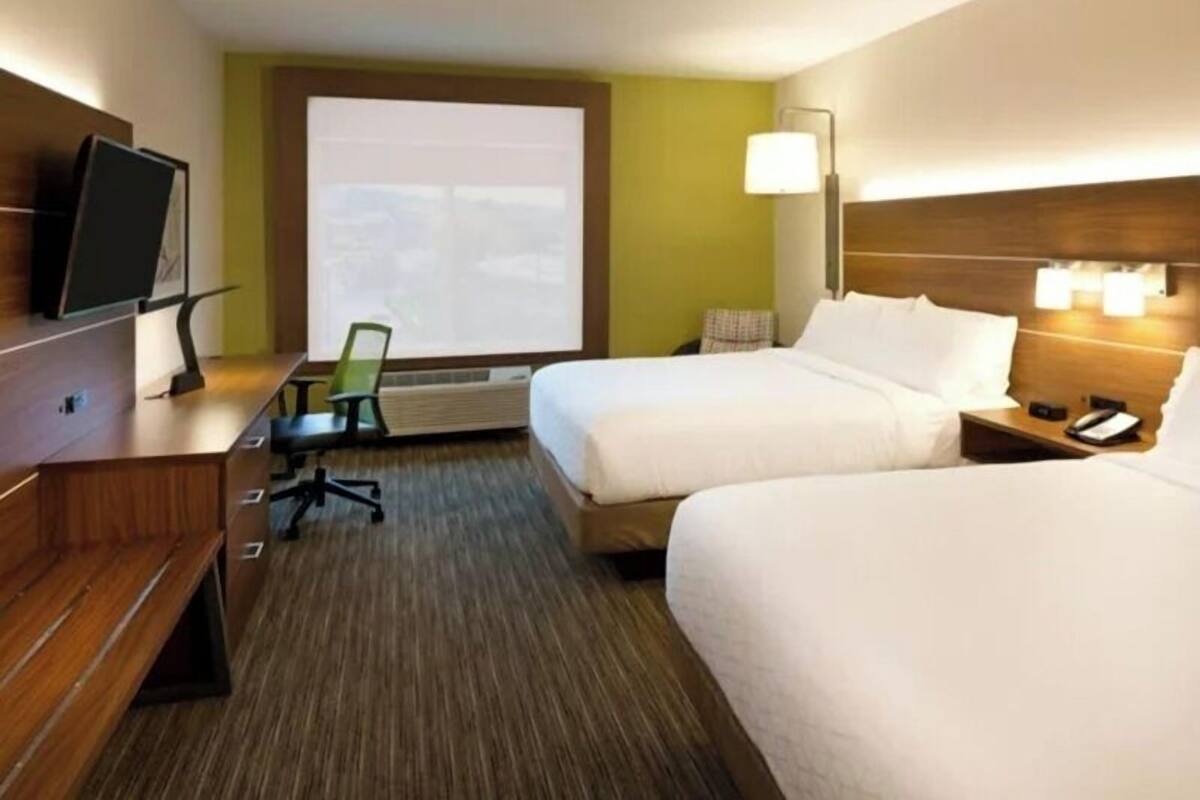 In-room safe, blackout drapes, iron/ironing board, WiFi (free)