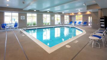 Una piscina cubierta