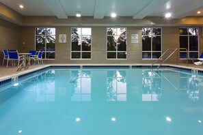 Indoor pool - Holiday Inn Express & Suites Seattle South - Tukwila by IHG (Tukwila)