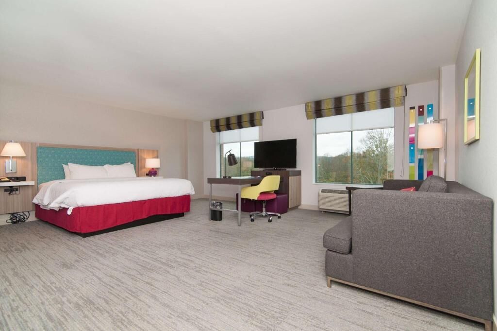 In-room safe, desk, laptop workspace, iron/ironing board