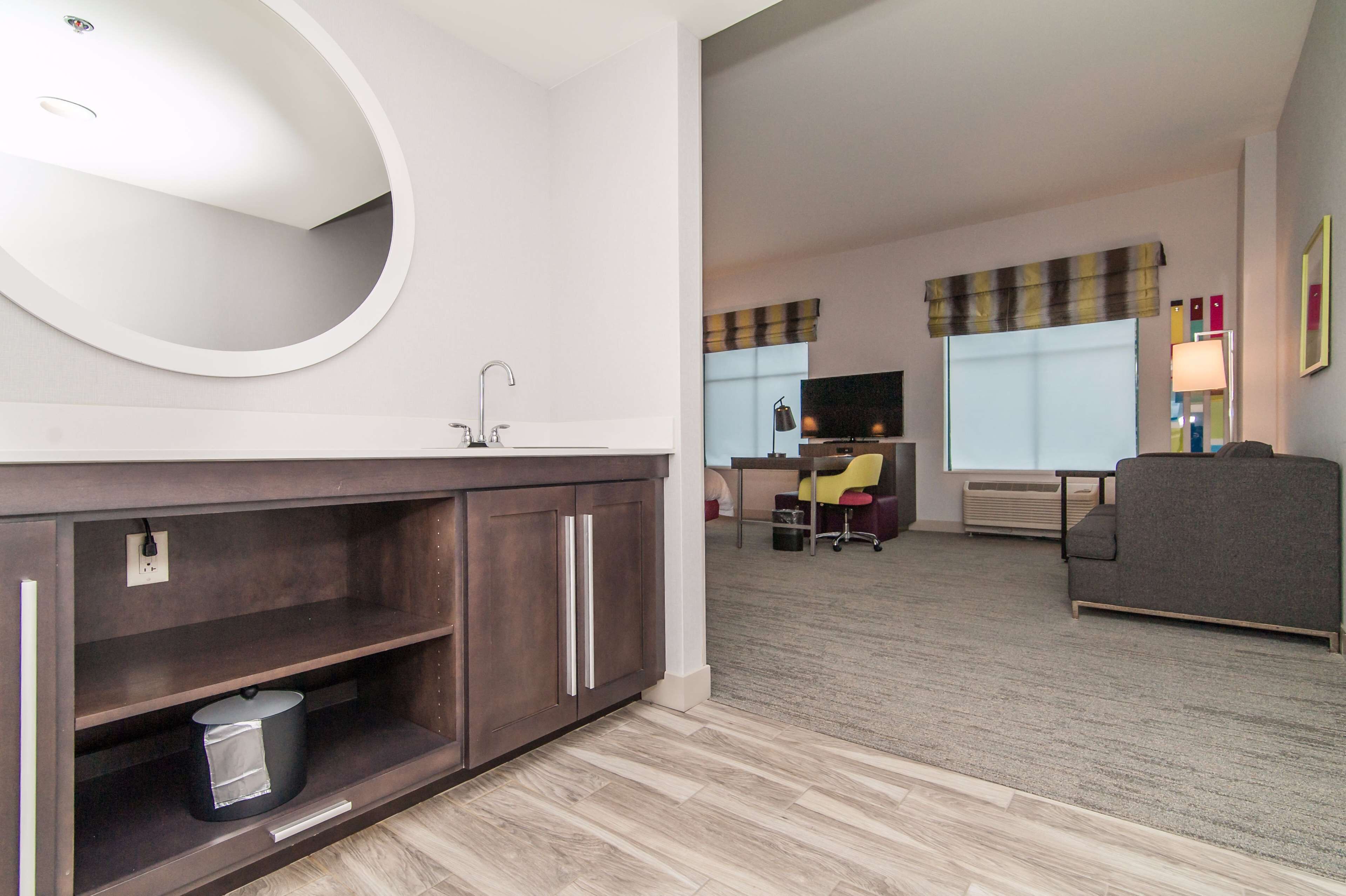 Estudio, 1 cama King size, con acceso para personas discapacitadas (Bathtub) | Caja de seguridad en la habitación y escritorio 