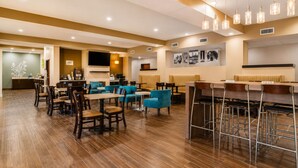 Free daily continental breakfast - Sleep Inn & Suites Houston Westchase - Little Saigon (Houston)