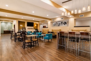 Free daily continental breakfast - Sleep Inn & Suites Houston Westchase - Little Saigon (Houston)