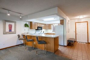 Suite, 2 Schlafzimmer, Nichtraucher, Sauna | Eigene Küche | Kühlschrank, Mikrowelle, Herdplatte, Wasserkocher mit Kaffee-/Teezubehör