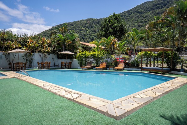 Outdoor pool, pool loungers