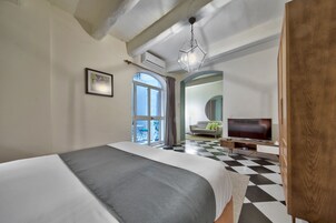 Standard Suite, 1 Bedroom | 1 bedroom, premium bedding, free minibar items, blackout drapes