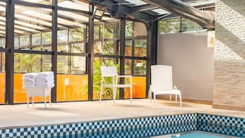 Una piscina techada